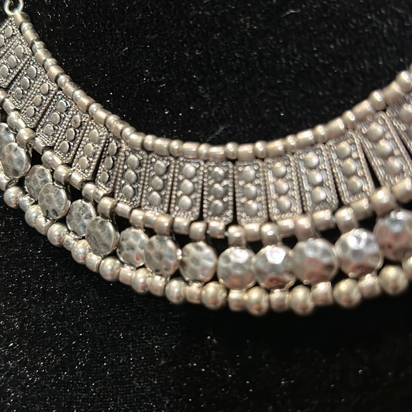 Silver statement necklace - Picture 3 of 6